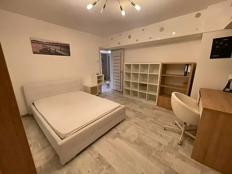 Apartament inchiriere Sector 3 Bucuresti dormitor cu birou